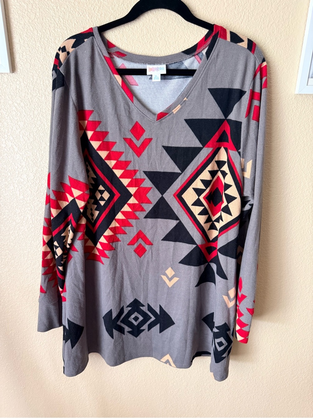 LuLaRoe Gray Long Sleeve V-Neck Top with Red, Black & Cream Geometric Print